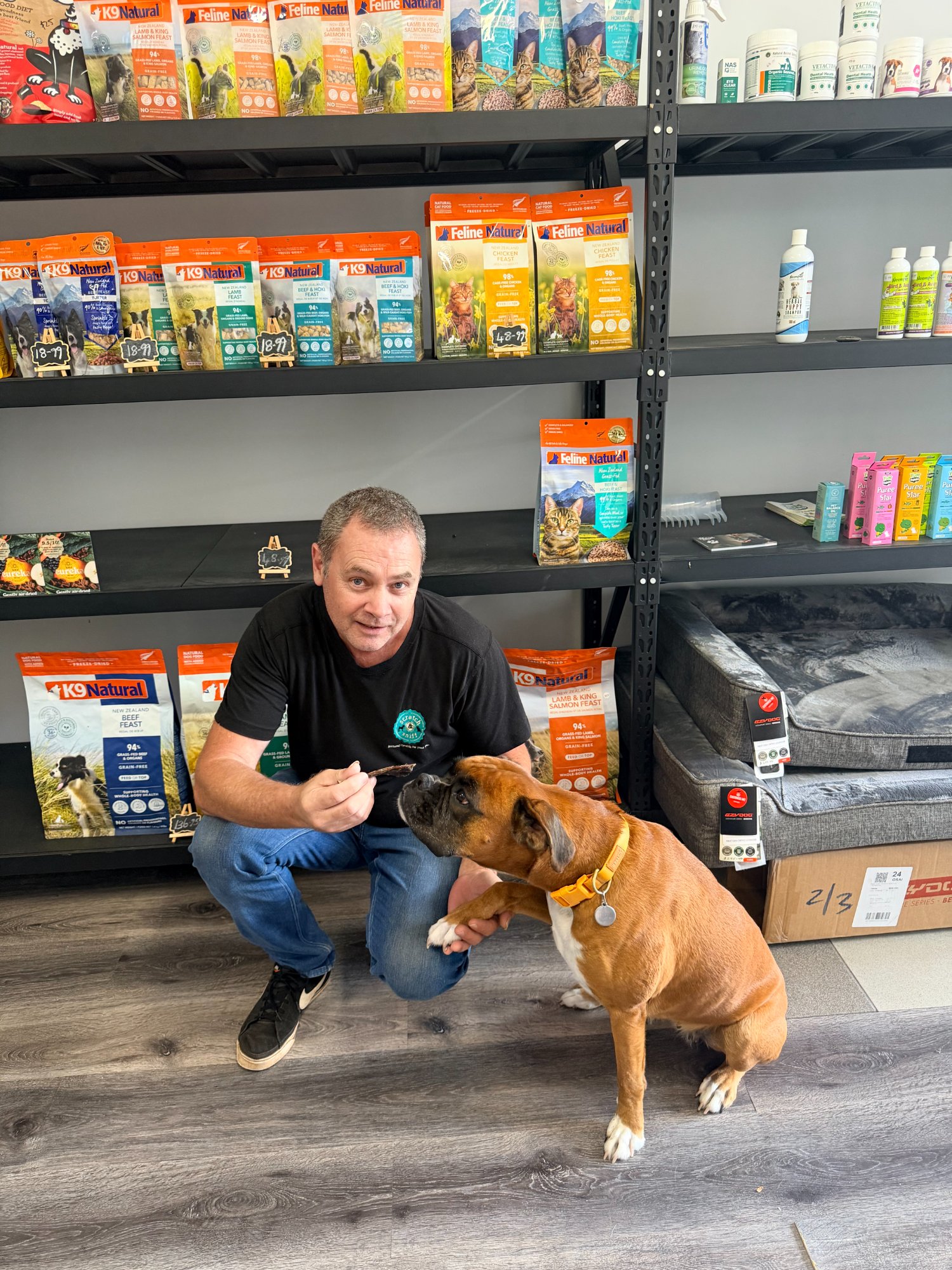 Queen Polly at Scratch and Sniff pet store Yamba